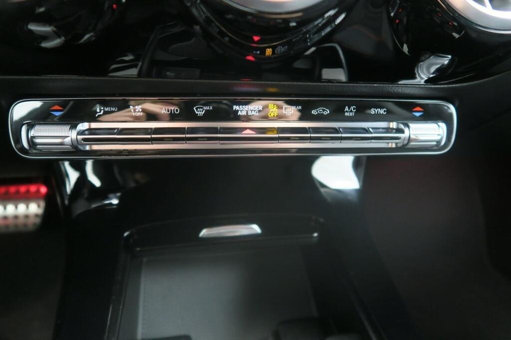 Mercedes CLA 200D SHOOTING BRAKE AMG LINE PREMIUM 2.0 D 150 CV DCT 5P 10