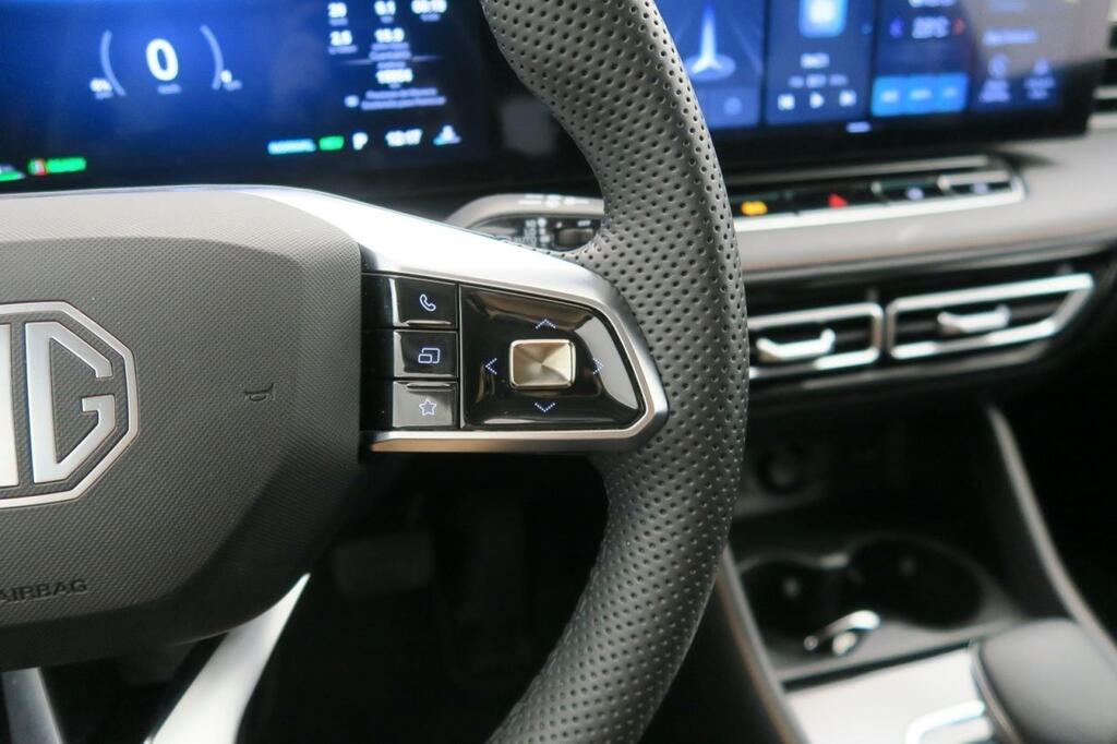 MG HS LUXURY 1.5 PHEV 272 CV 5P 13