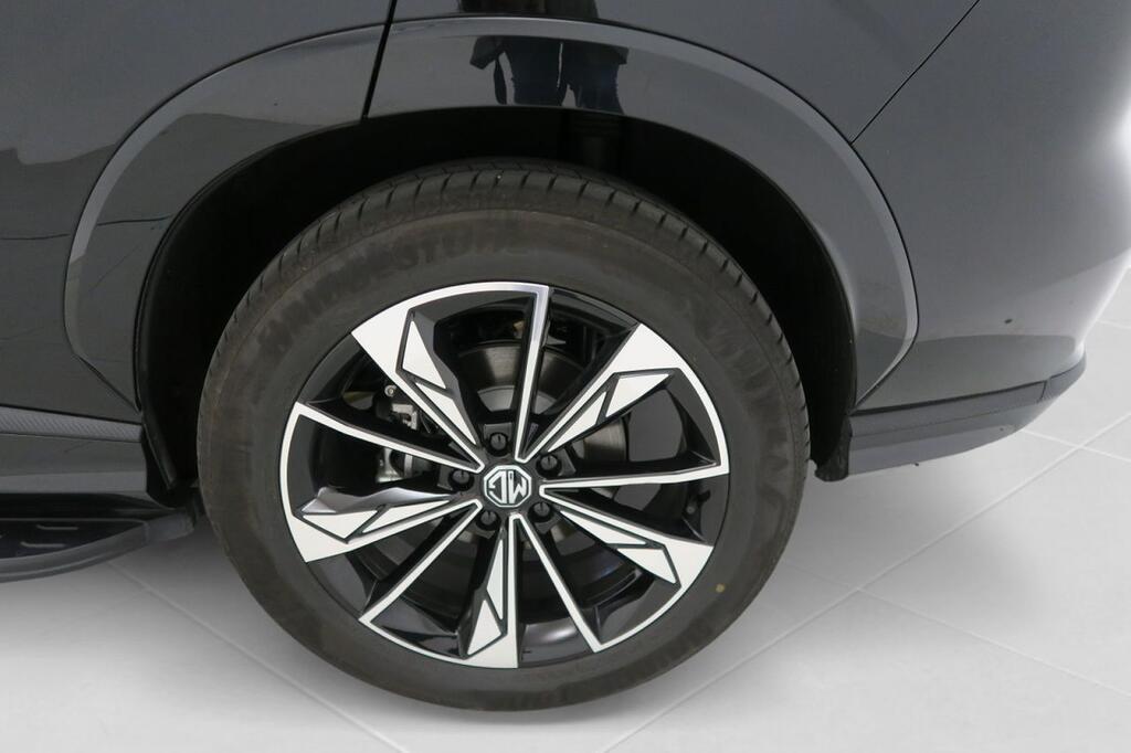 MG HS LUXURY 1.5 PHEV 272 CV 5P 23