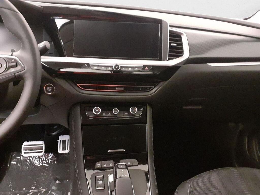 Opel Grandland PHEV GS 225cv AT8 11