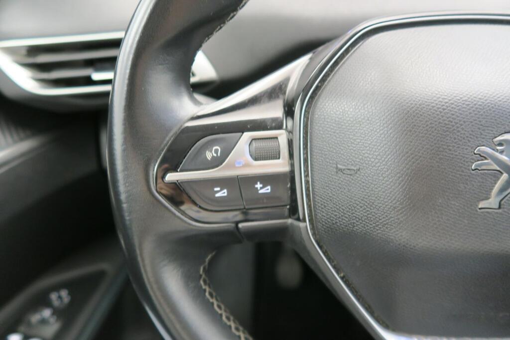 Peugeot 3008 ALLURE 1.2 PURETECH 130CV S&S 6 VEL MAN 5P 11