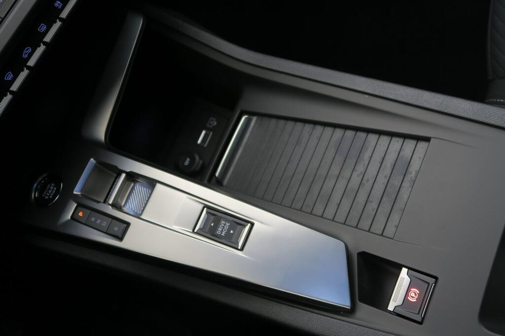 Peugeot 308 5p Active Pack PLUG-IN HYBRID 180 e-EAT8 9