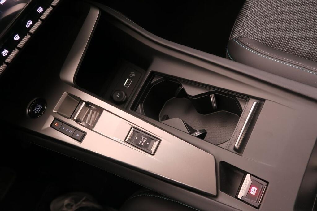 Peugeot 308 5p Allure PLUG-IN HYBRID 180 e-EAT8 9