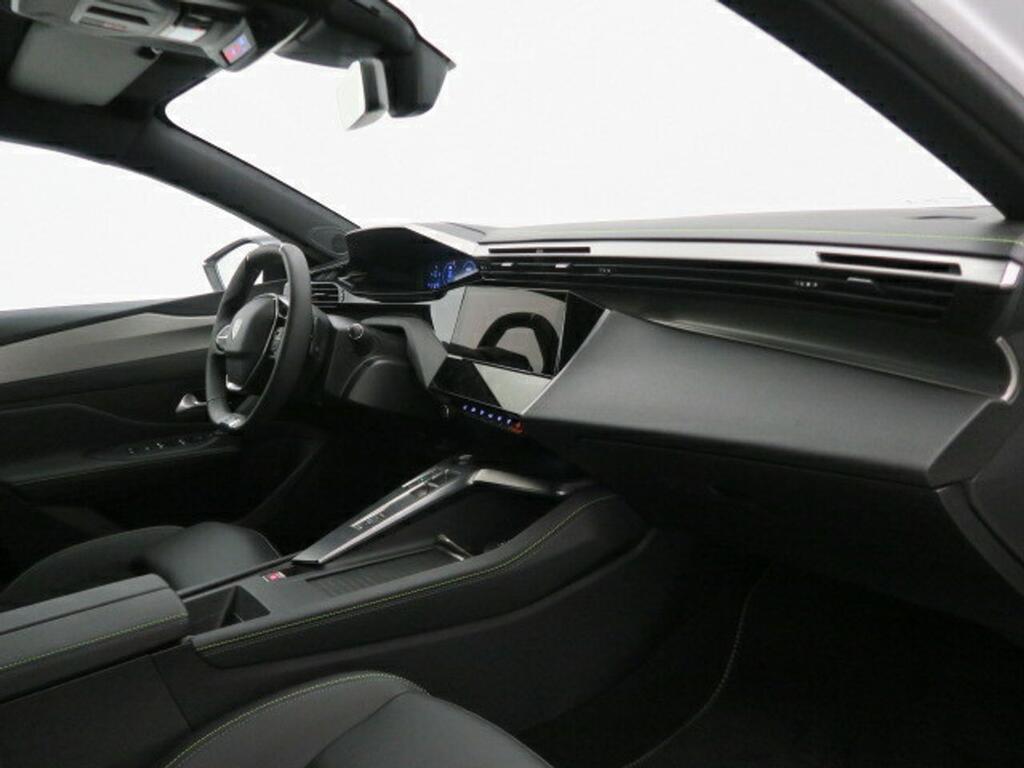 Peugeot 308 GT 1.6 PLUG-IN HYBRID 180CV 5P EAT8 16