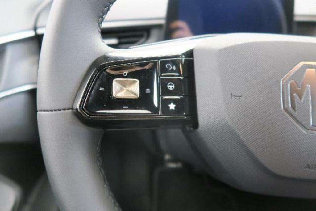 MG MG3 LUXURY 1.5 HYBRID+ 195 CV 5P 14