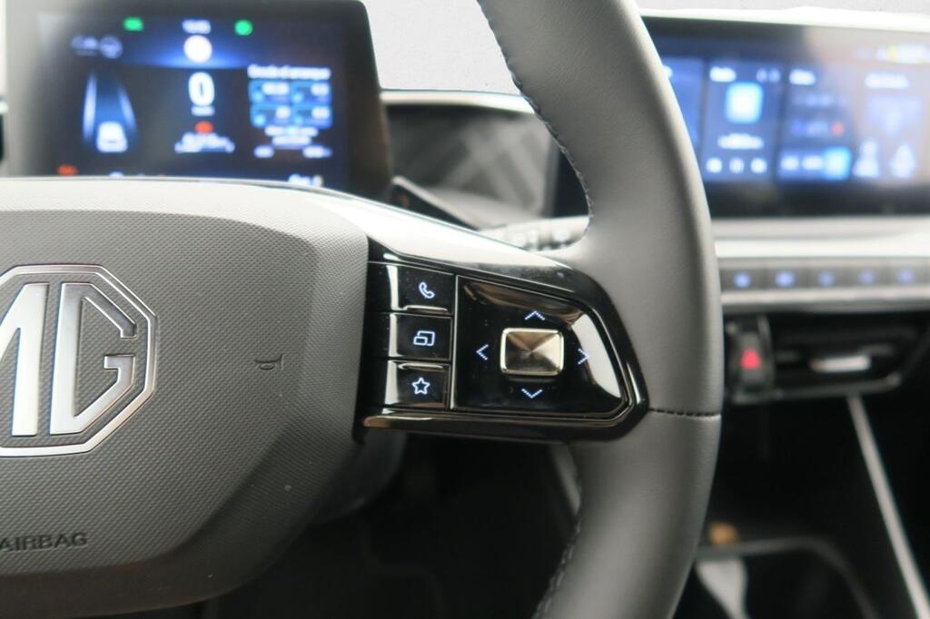 MG MG3 LUXURY 1.5 HYBRID+ 195 CV 5P 11