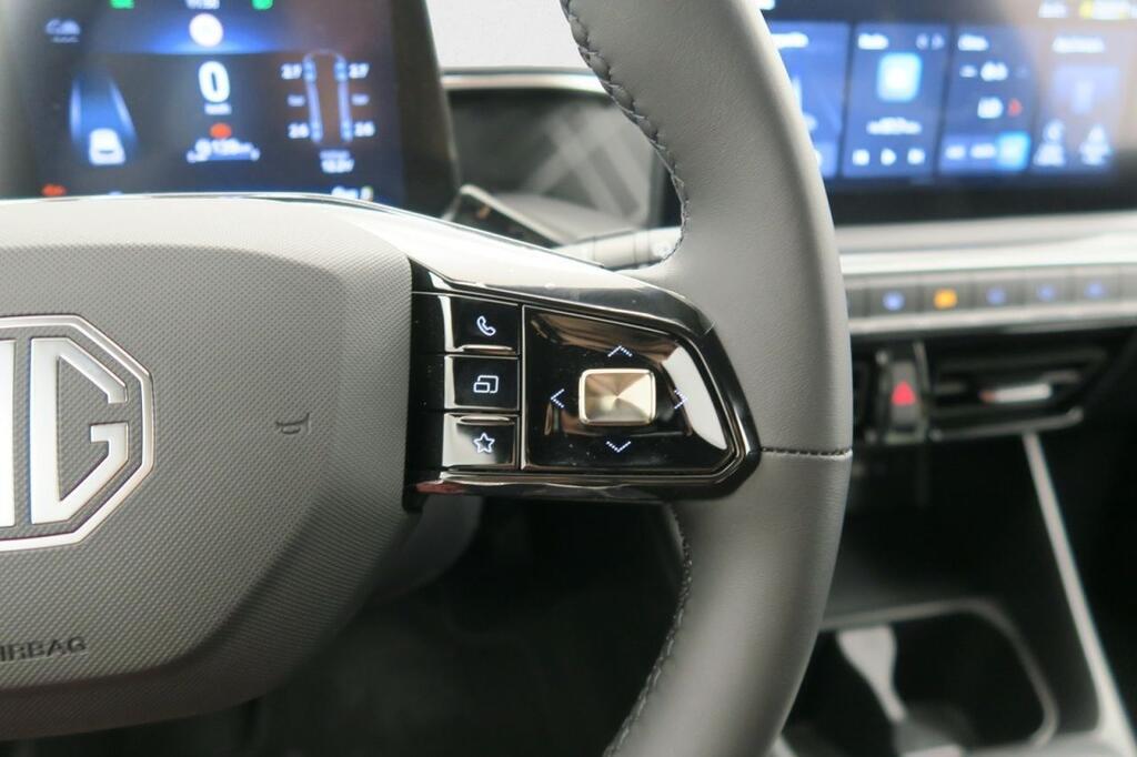 MG MG3 LUXURY 1.5 HYBRID+ 195 CV 5P 12