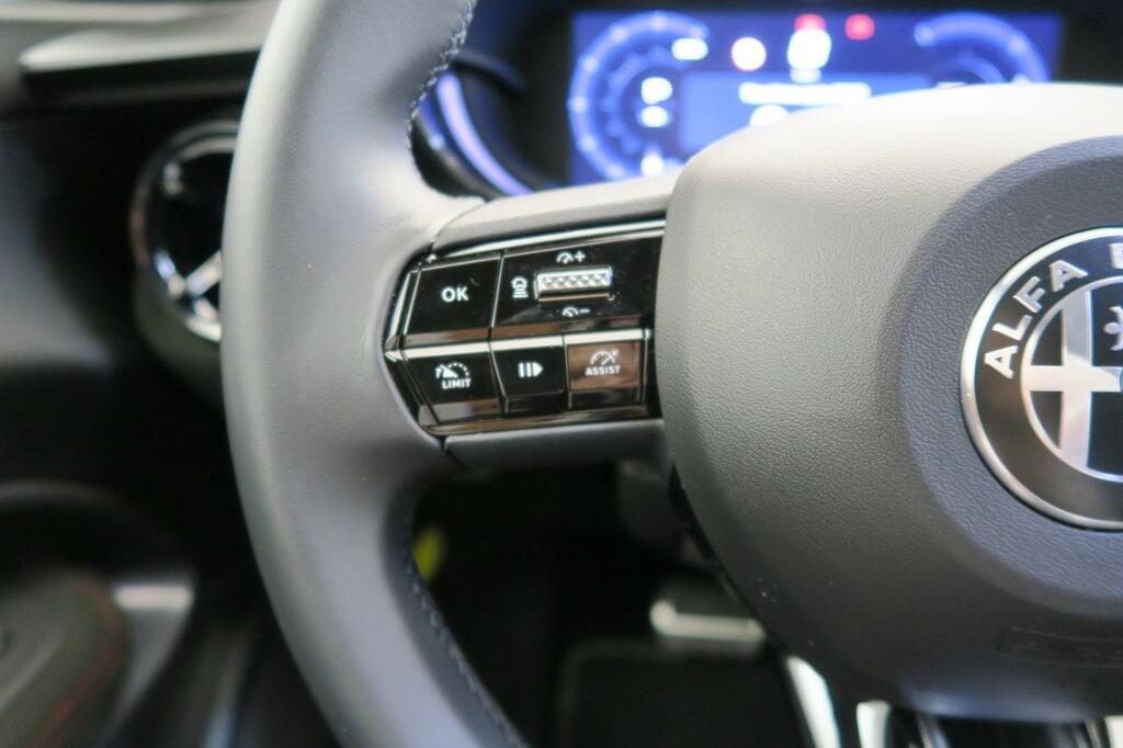 Alfa Romeo Junior VELOCE BEV 54KWH ELETTRICA 282CV 5P 11