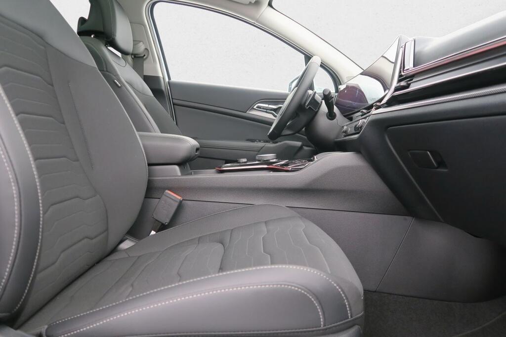 Kia Sportage 1.6 T-GDI PHEV TECH 4X4 (PACK LUXURY) (19″) 17