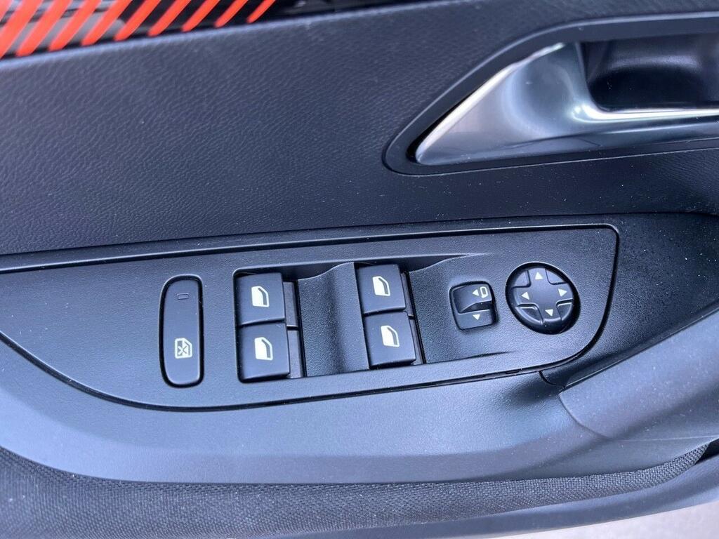 Peugeot 2008 ACTIVE PACK ELECTRICO 100KW 136CV AUTO 5P 11