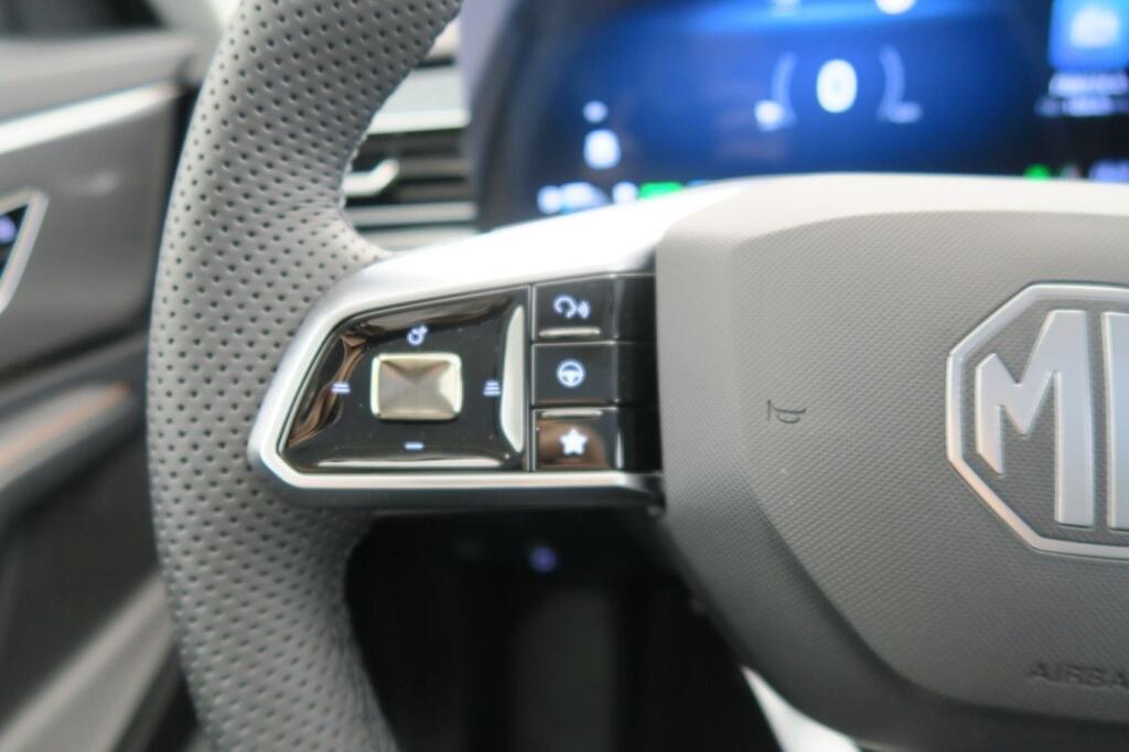 MG HS LUXURY 1.5 HYBRID+ 224 CV 5P 10