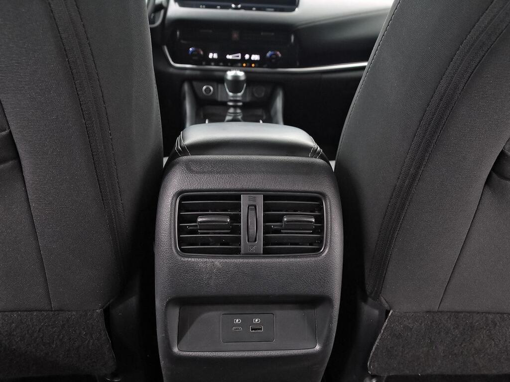 Nissan Qashqai DIG-T 103kW N-Connecta 31