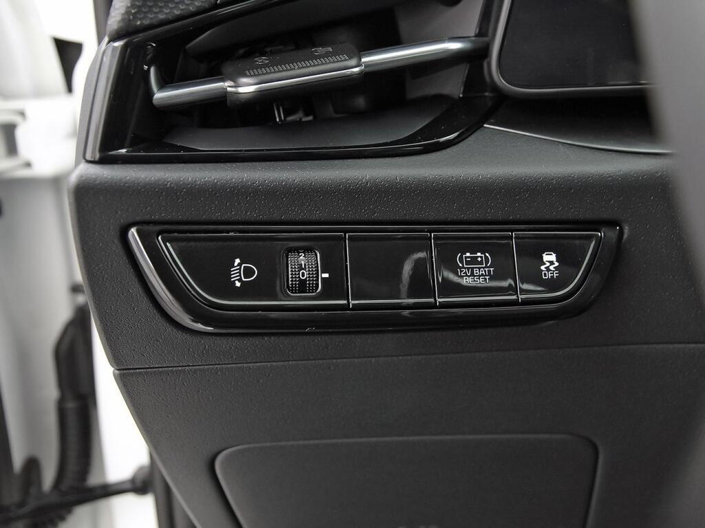 Kia Niro 1.6 GDi HEV 95kW (129CV) Drive 14