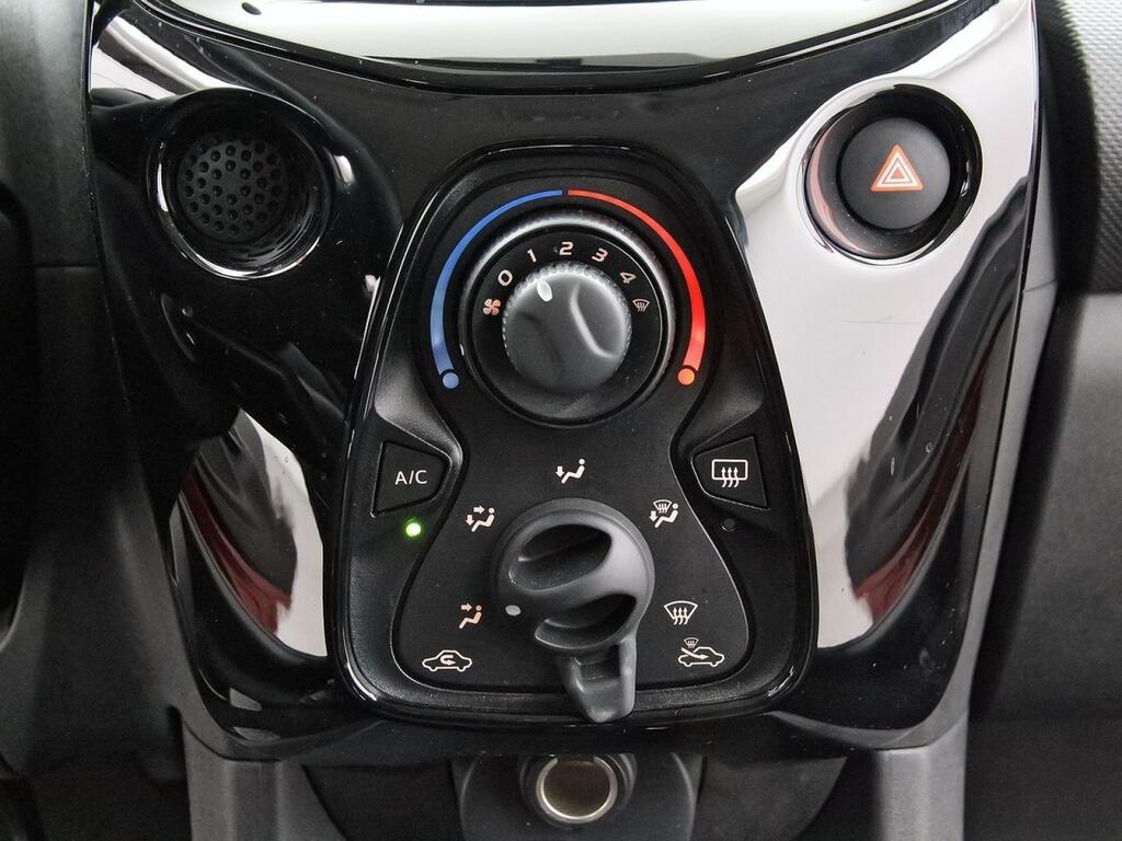 Citroën C1 VTi 53kW (72CV) S&S City Edition 26