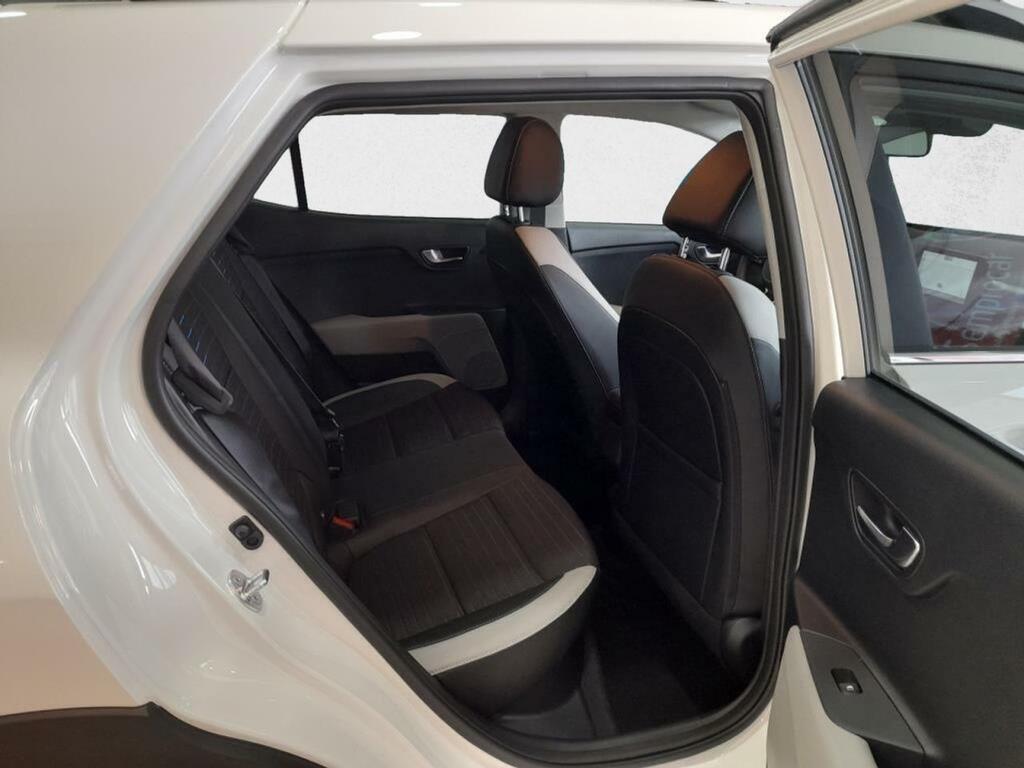 Kia Stonic 1.0 T-GDi 74kW MHEV MT Style Edition 13