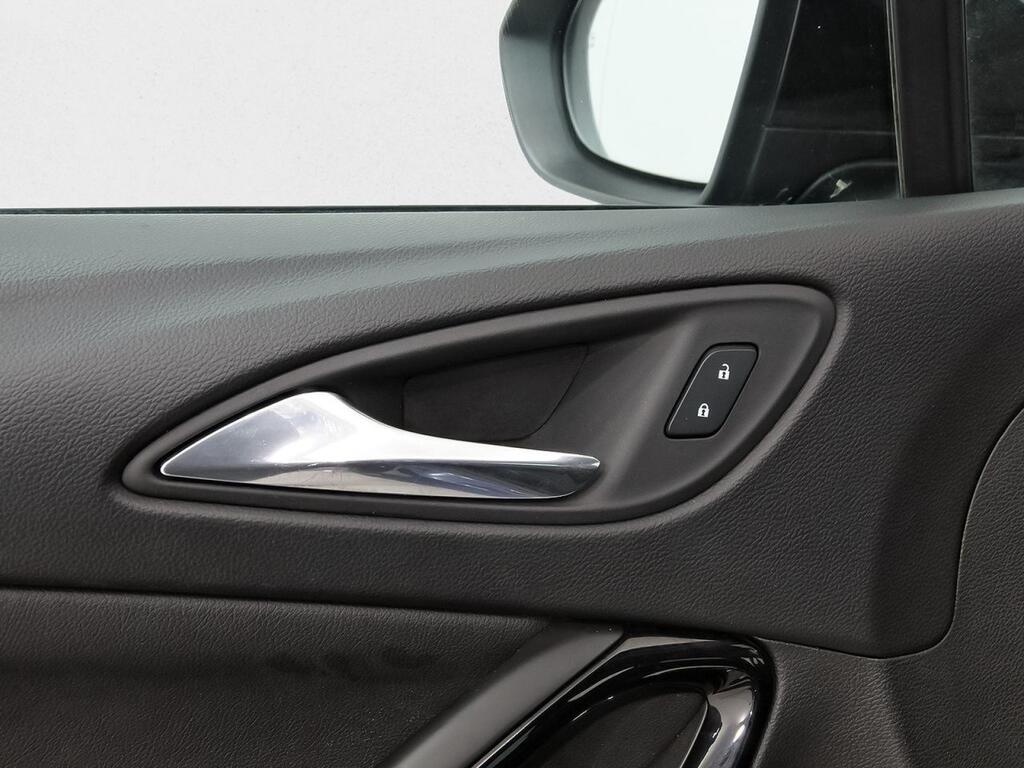 Opel Astra 1.2T SHR 107kW (145CV) Ultimate 14