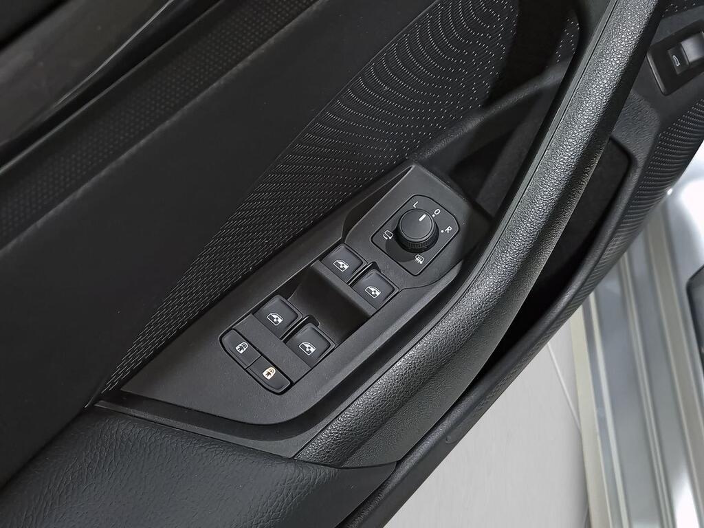 Skoda Octavia Combi 2.0 TDI 85kW (115CV) Design 9