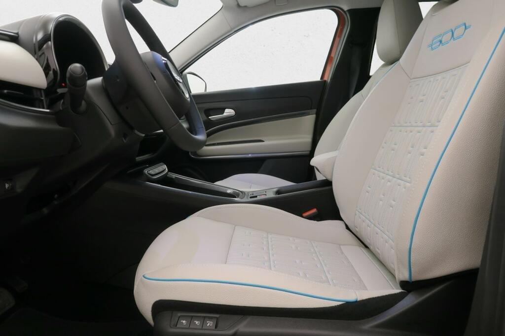 Fiat 600 600e La prima 54kwh 115kw (156cv) 18