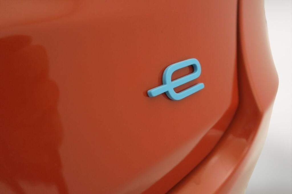 Fiat 600 600e La prima 54kwh 115kw (156cv) 21