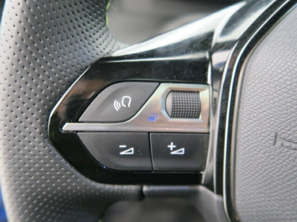 Peugeot 2008 Eléctrico GT 136 (100kW) 8