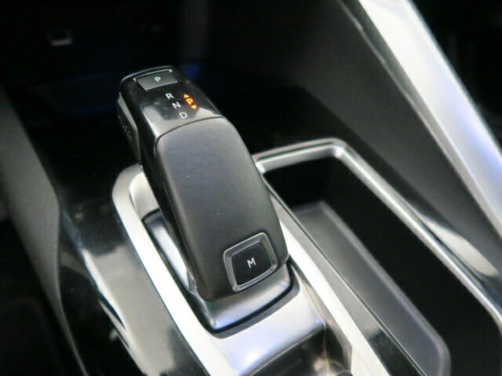 Peugeot 3008 1.2 PURETECH 96KW (130CV) ALLURE EAT8 10