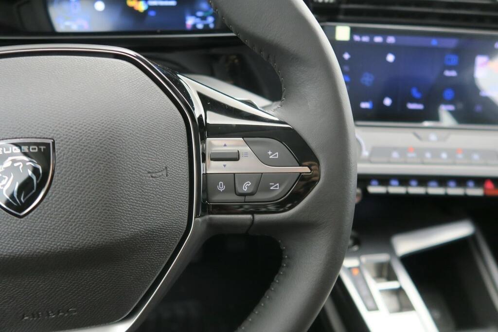 Peugeot 308 5P Active Hybrid 180 eEAT8 11