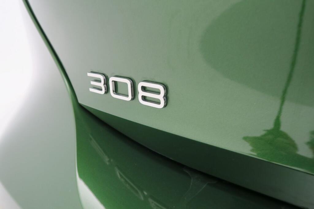 Peugeot 308 5P Active Hybrid 180 eEAT8 18