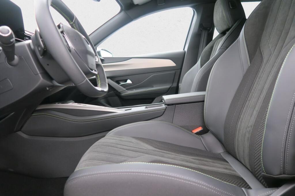 Peugeot 408 408 GT PHEV 180 e-EAT8 17