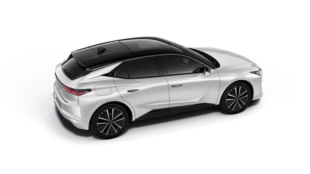 DS Nº4 E-Tense 215 Étoile Alcantara@ 4