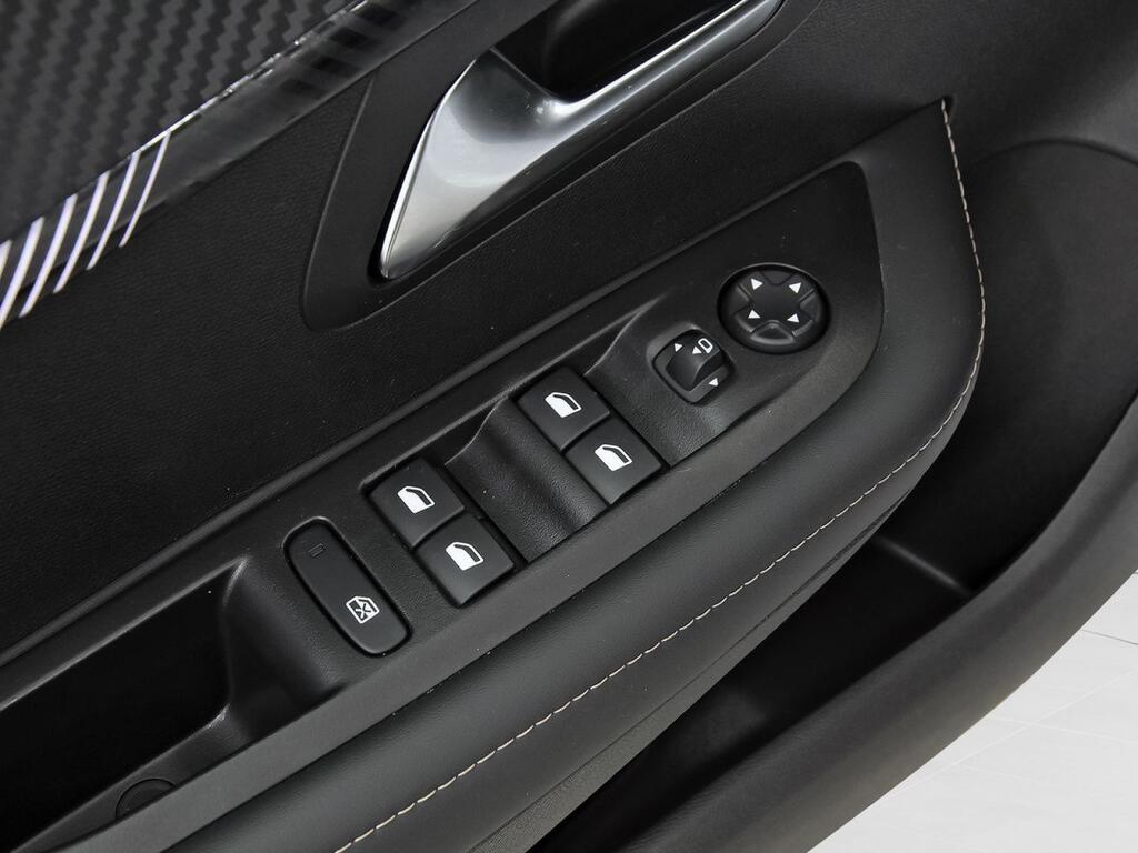 Peugeot 208 Allure HYBRID 100 eDCS6 12