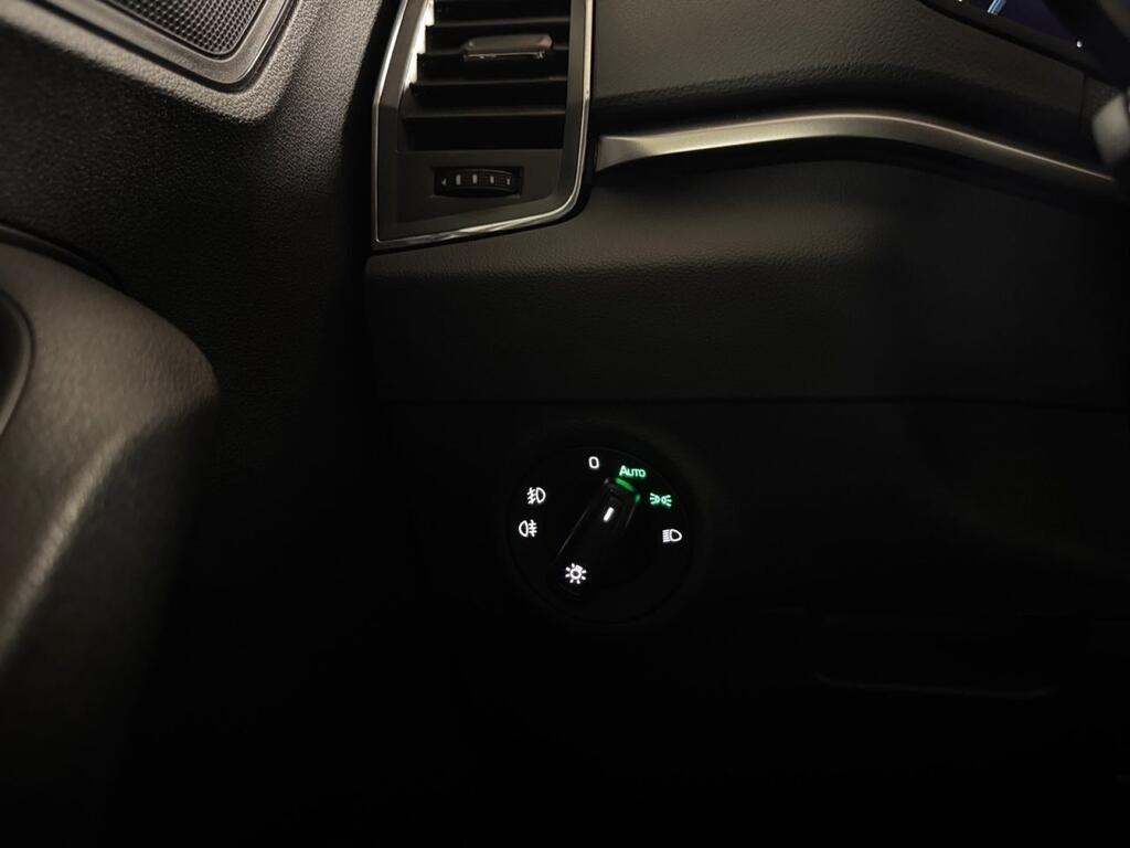 Skoda Karoq 1.5 TSI 110kW (150CV) DSG ACT Ambition 13