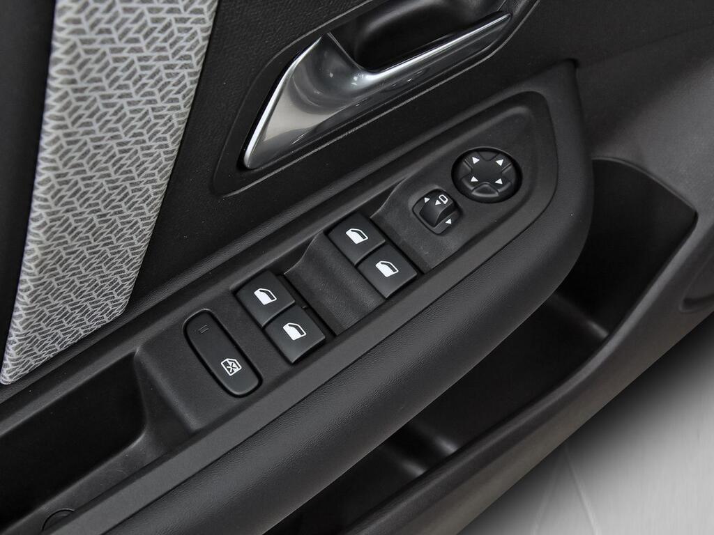 Citroën C4 PureTech 130 S&S 6v Plus 13