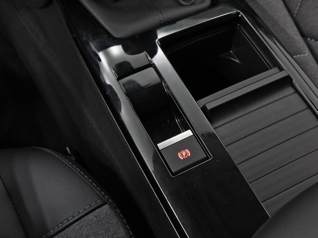 Citroën C4 PureTech 130 S&S 6v Plus 30