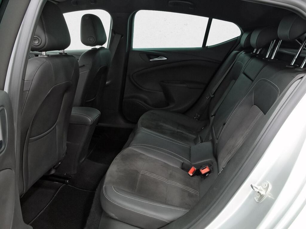 Opel Astra 1.2T SHR 107kW (145CV) Ultimate 9