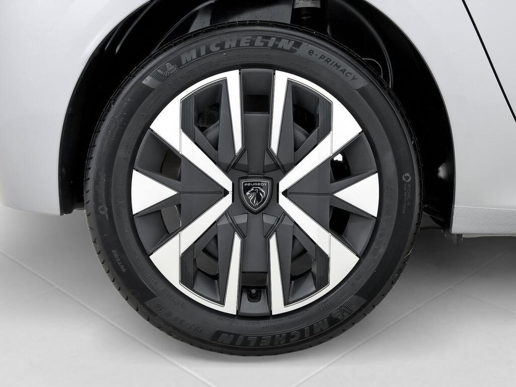 Peugeot 208 Active Puretech 100 11