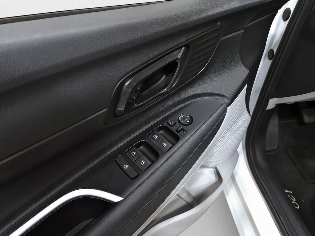 Hyundai i20 1.0 TGDI 74kW (100CV) 48V Tecno 11