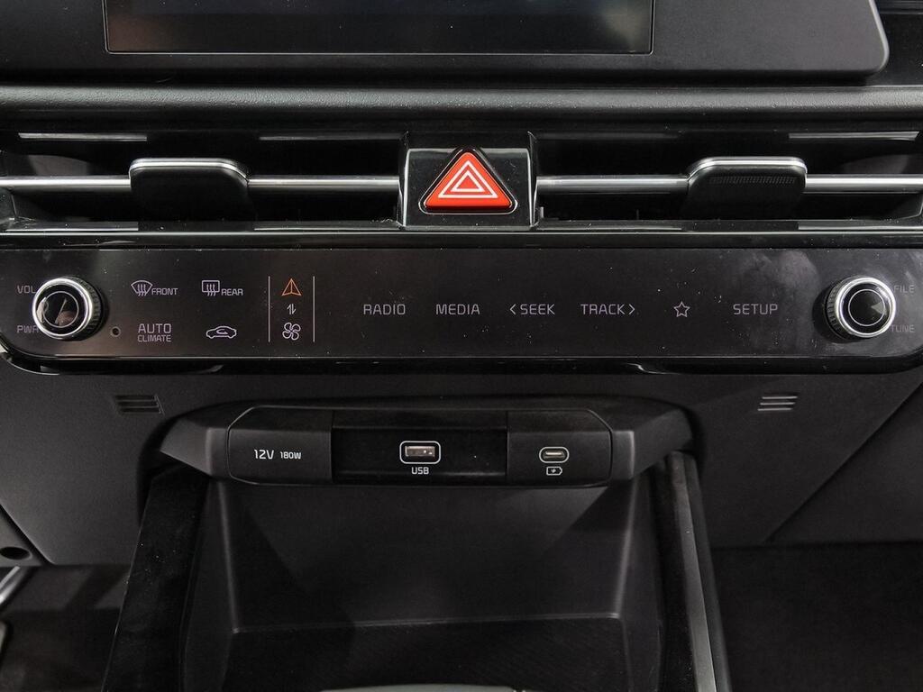 Kia Niro 1.6 GDi PHEV 104kW (141CV) Concept 28