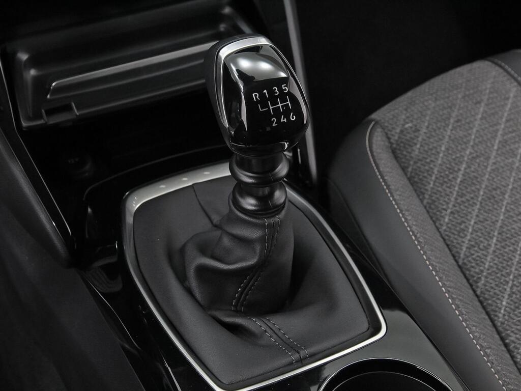 Peugeot 208 Allure Puretech 100 33