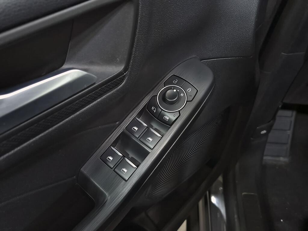 Ford Kuga ST-Line 2.5 Duratec FHEV 140kW Auto 11