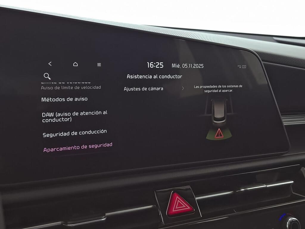 Kia Niro 1.6 GDi HEV 104kW (141CV) Concept 32