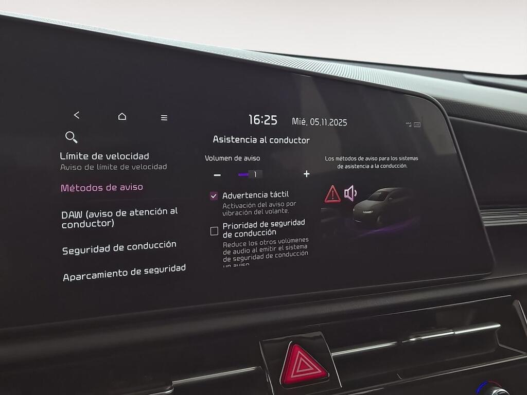 Kia Niro 1.6 GDi HEV 104kW (141CV) Concept 28