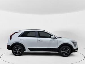 Kia Niro 1.6 GDi HEV 104kW (141CV) Concept