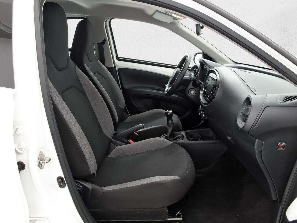 Toyota Aygo X Cross 1.0 VVT-I 72CV Play 7