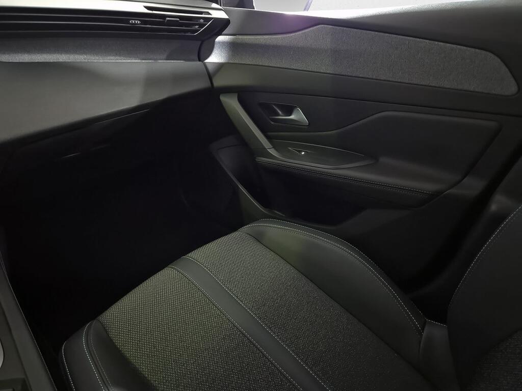 Peugeot 308 5P Allure PureTech 130 S&S MAN 32