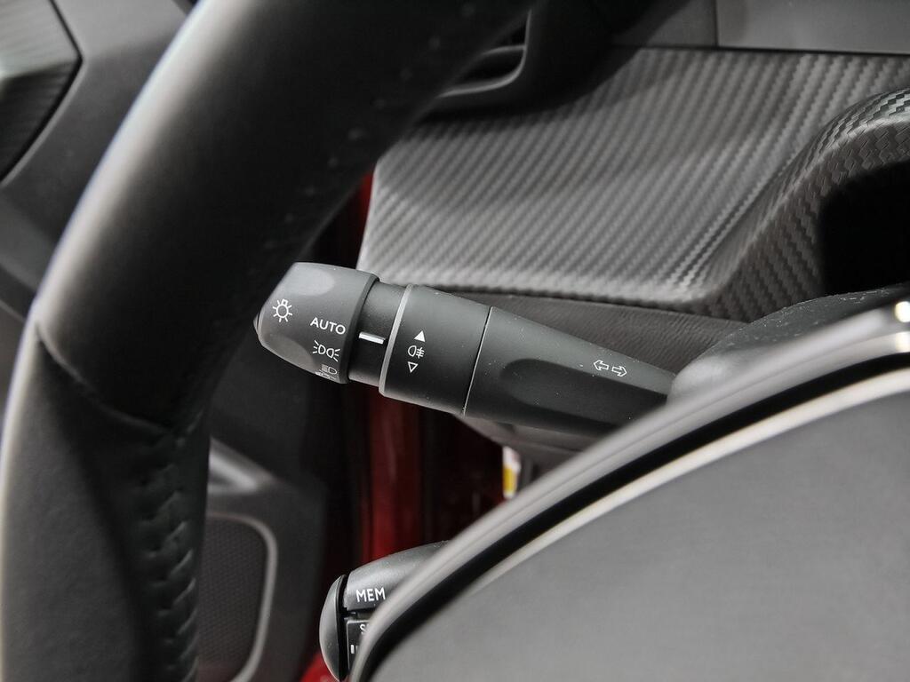 Peugeot 2008 Allure Puretech 100 S&S 6 Vel. MAN 16