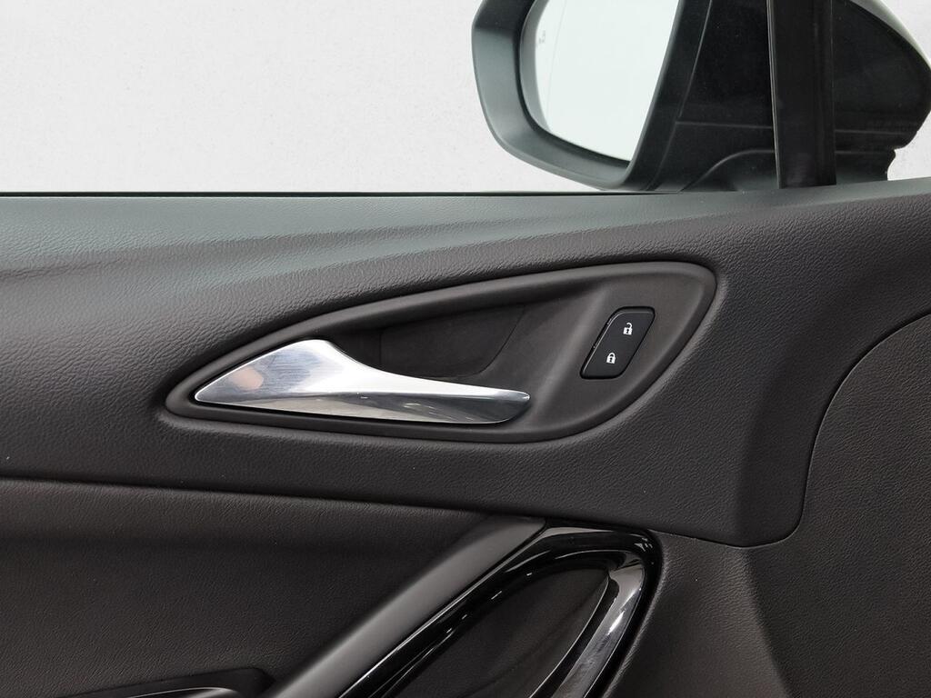 Opel Astra 1.2T SHR 107kW (145CV) Ultimate 14