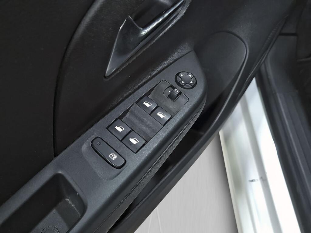 Opel Corsa 1.2T XHL 74kW (100CV) Elegance 11