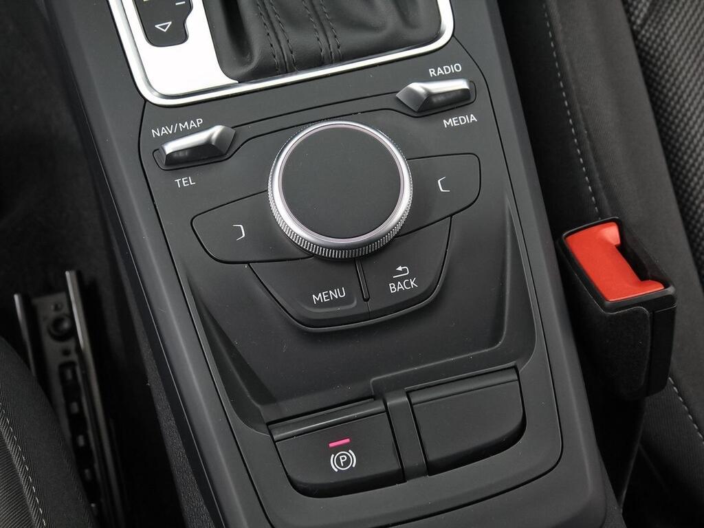 Audi Q2 Black Line 35 TDI 110kW (150CV) S tronic 30