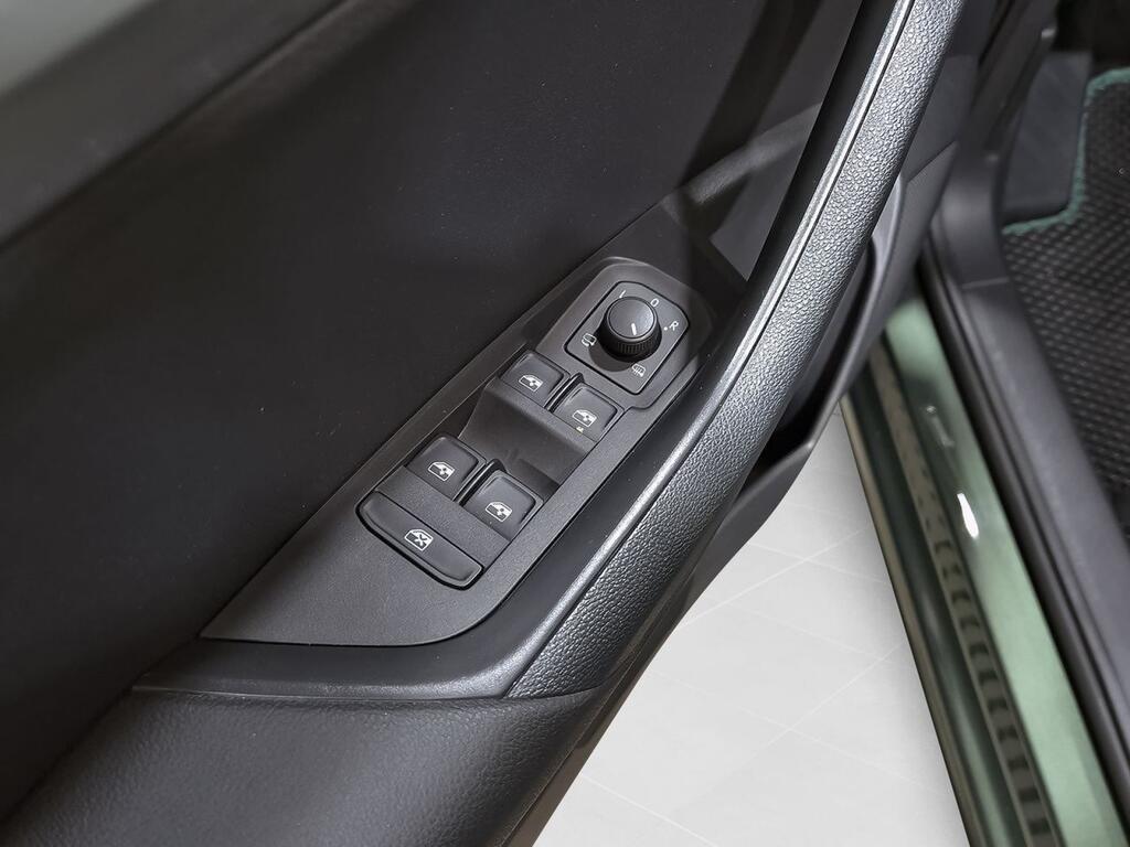 Skoda Karoq 1.0 TSI 81kW (110CV) Ambition 9