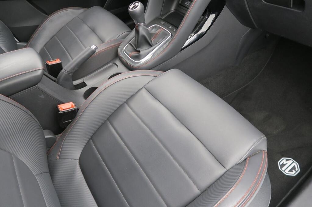 MG ZS LUXURY 1.5 106 CV 5P 22